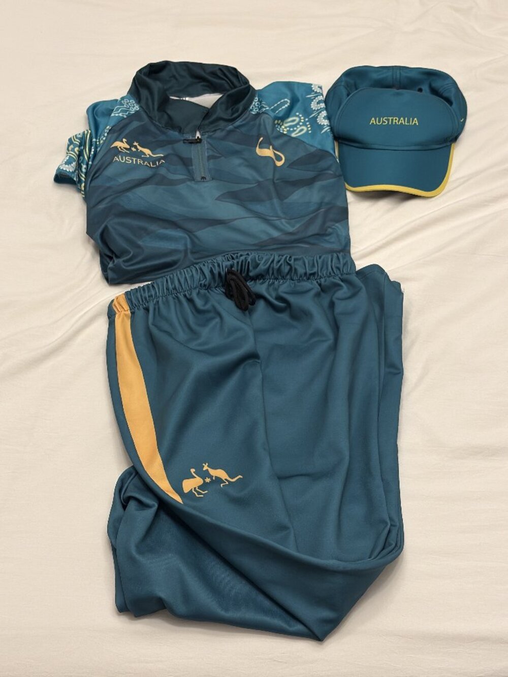 Raygun Australian Breakdancer Costume 3 Piece Set Shirt Pants Hat Teal Gold